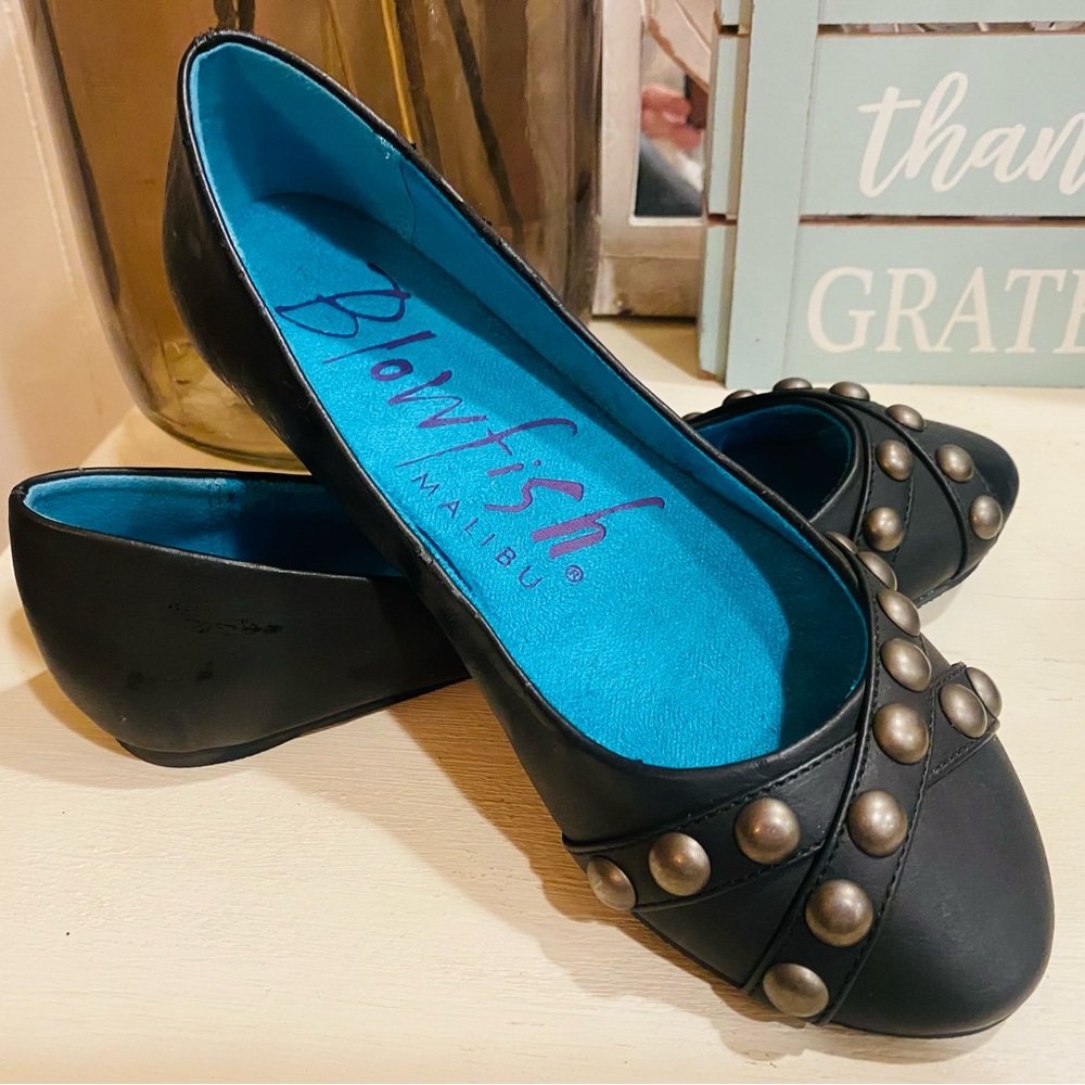 Blowfish ballet flats in black faux leather and blue interior size 7